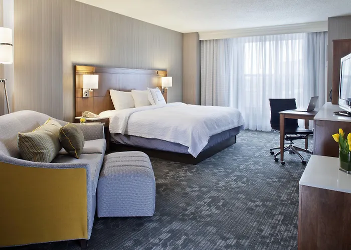 Courtyard By Marriott Pueblo