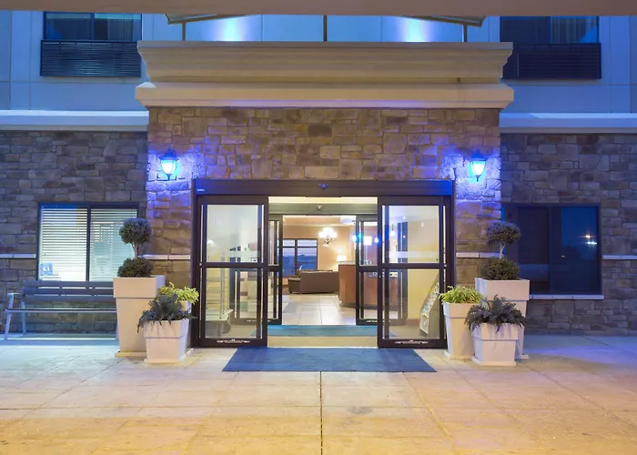 Holiday Inn Express & Suites Pueblo By Ihg